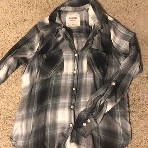Women’s Mossimo Button up size XL